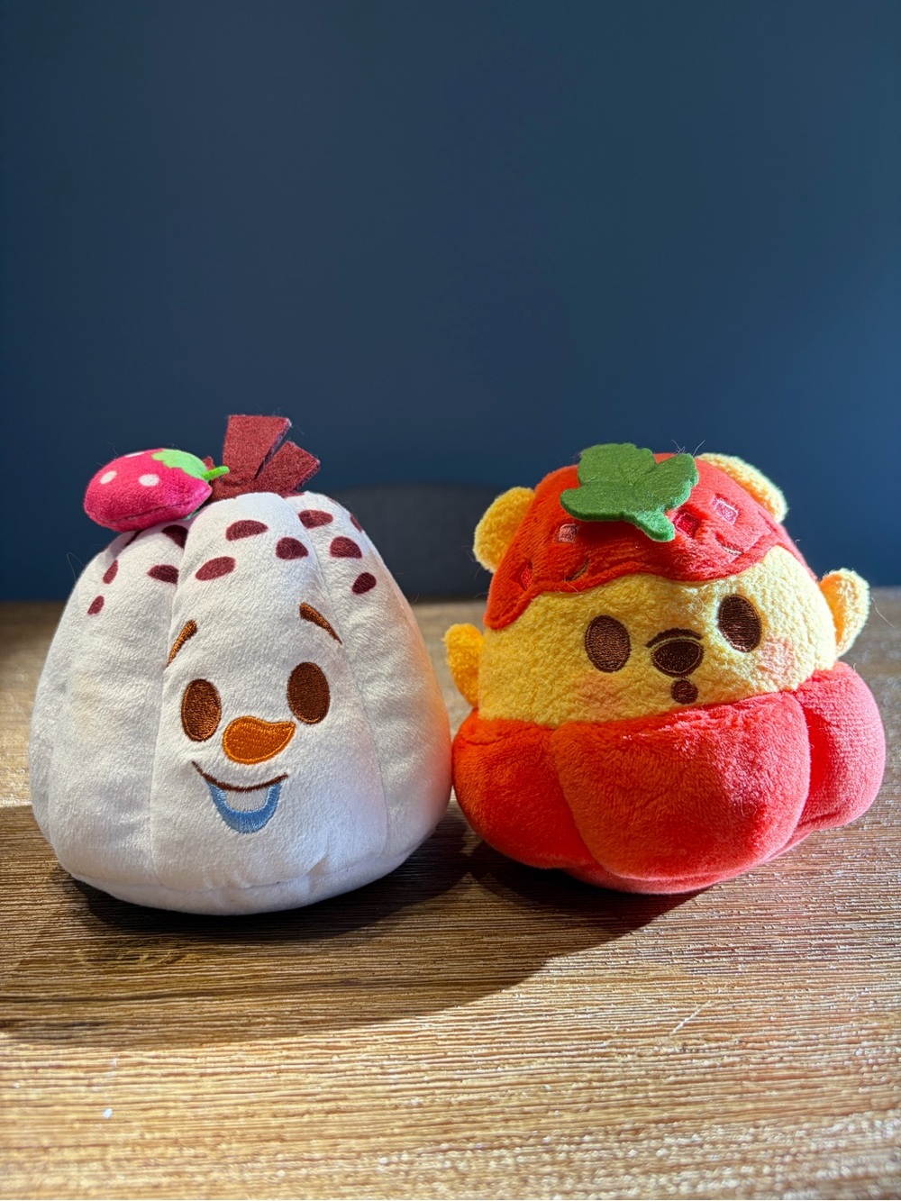 Disney Munchlings - Pooh and Olaf - set of two